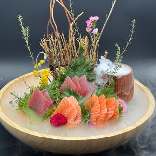 775.   Sashimi Sake-Maguro