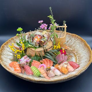 887.   Sushi Tokyo