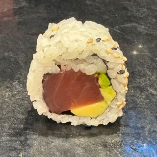 752.  Uramaki Maguro Avocado - 8 pezzi