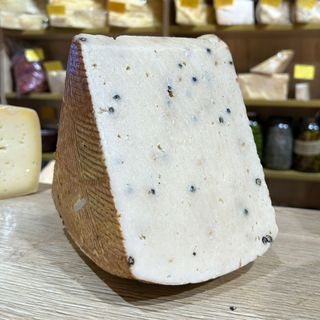 Pecorino Ragusano Al Pepe 200 G