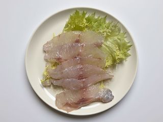 S34 sashimi branzini 