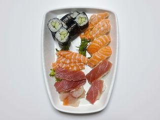 S40 Sushi sashimi media - 22 pezzi
