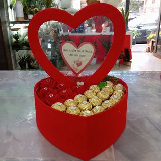 Rose, cuore e ferrero