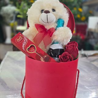 Orso, prosecco e tanti baci