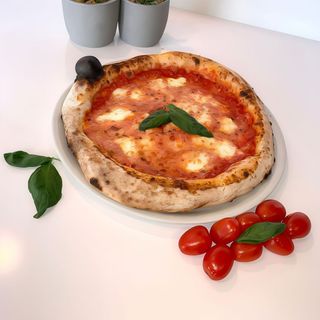 Pizza napoletana regina