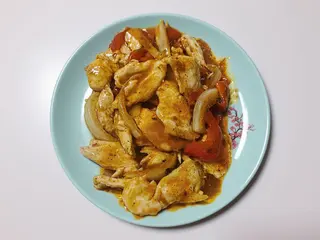 B16 Pollo thailandese