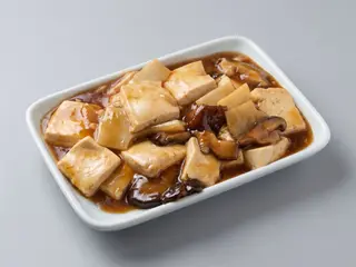 94 Toufu con funghi bambu