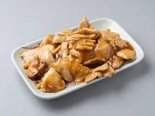 41 Pollo con funghi bambu