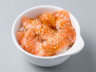S49 Chirashi salmone