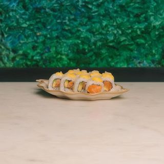 Uramaki tenmaki mayo roll
