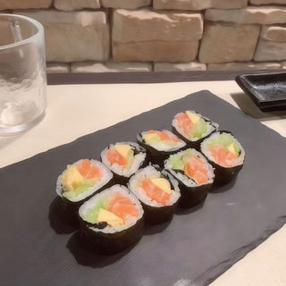 75. Futomaki salmone