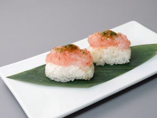 Nigiri tartare gambero rosso e riccio - 2 pezzi