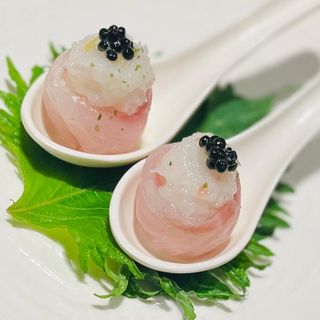 Sushi Gio dentrice - scampi e caviale 