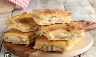 Focaccia con porchetta cotta a legna e asiago