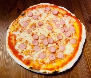 Margherita con wurstel 