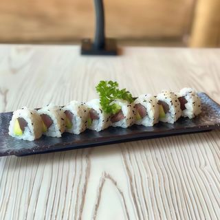 71. Maguro roll