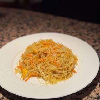 Spaghetti di riso al curry