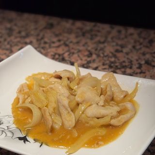 Maiale in salsa al curry