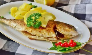 Orata alla griglia con contorno