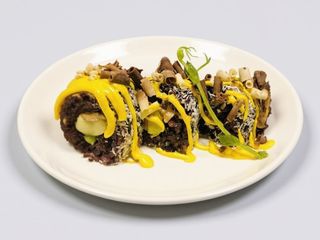 143.Sweet Black Roll