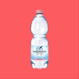 Acqua naturale