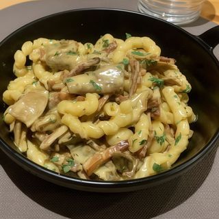 busiati con ragù di funghi e spek