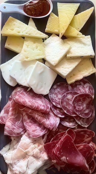Tagliere di salumi e formaggi per 2 persone