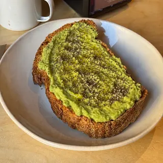 Avocado toast con avocado e semi di chia