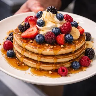 Pancake con Frutta fresca e sciroppo d'acero