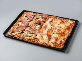 Pizza Margherita in mezza teglia