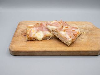 Pizza crostino in mezza teglia