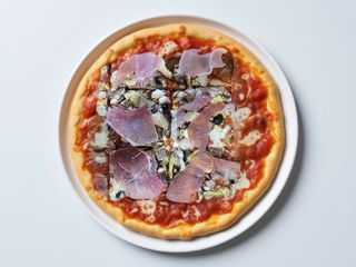 Pizza capricciosa speciale in mezza teglia