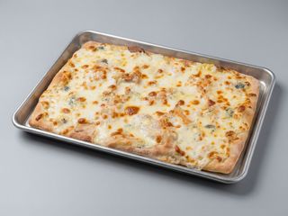 Pizza 4 formaggi speciale in mezza teglia