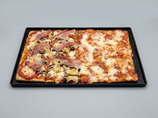 Pizza Margherita in teglia intera