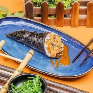 Temaki spicy sake