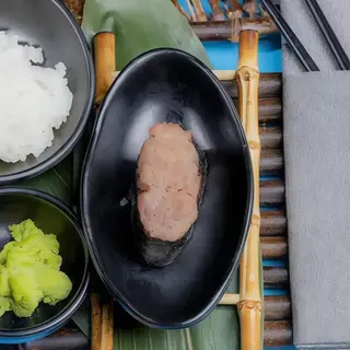 Gunkan spicy tuna