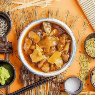 Manzo con funghi e bambù