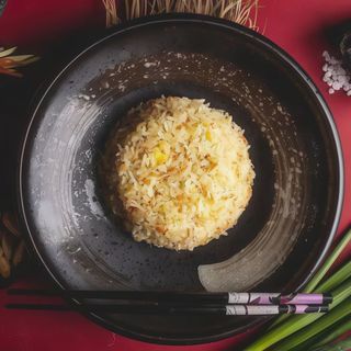 Riso con ananas e pinoli