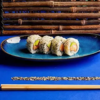 Uramaki sake avocado