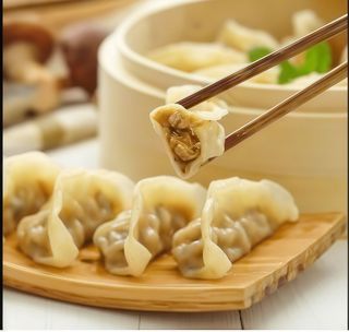 P08, Ravioli di carne - 4 pezzi 猪肉饺子