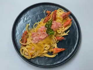 Spaghetti quadrati con crema di datterino giallo, basilico