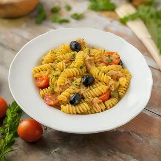 Pasta  tonno pomodorini e olive