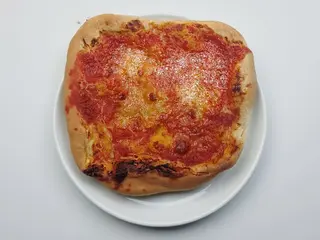 Pizzetta rossa Margherita con alici
