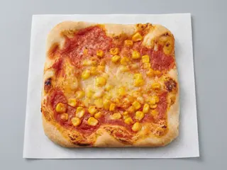 Pizzetta rossa Margherita con mais