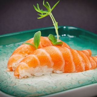 Nigiri sake salmone