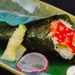 Temaki spicy salmon