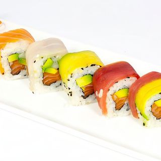 Uramakirainbow roll