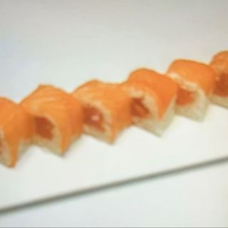 Uramaki fresh salmon