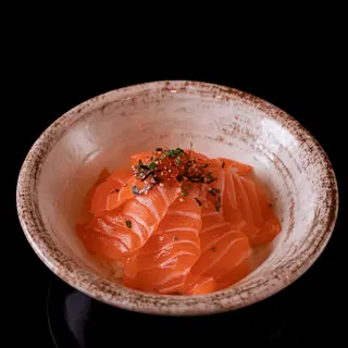 Chirashi sake don