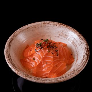 Chirashi sake don